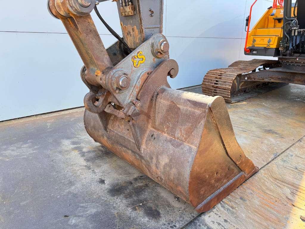 Volvo EC250EL - Hammer Lines / Quick Coupler Photo 15