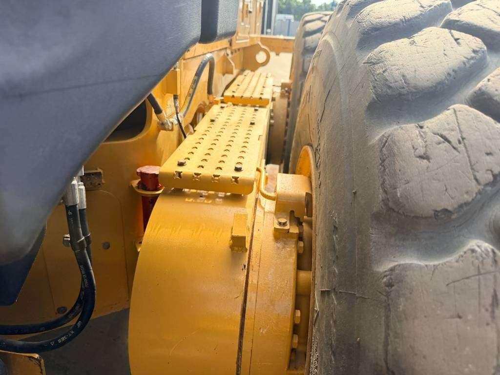 Caterpillar 140M2 Photo 20