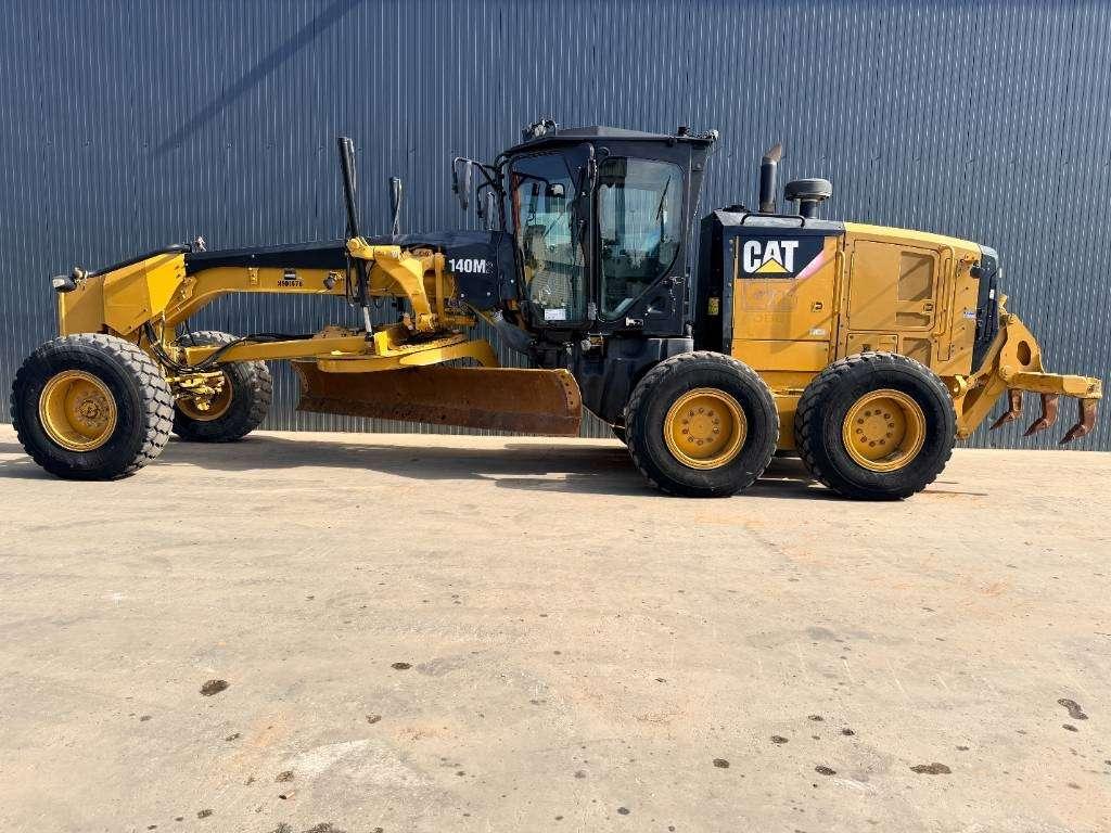 Caterpillar 140M2 Photo 8