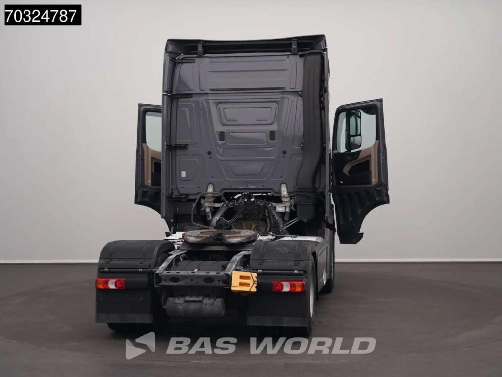 Mercedes-Benz Actros 1851 4X2 BigSpace Retarder 2xTanks ACC Photo 12