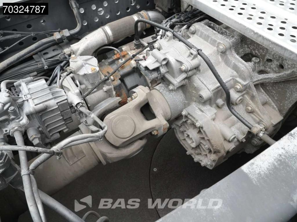 Mercedes-Benz Actros 1851 4X2 BigSpace Retarder 2xTanks ACC Photo 18