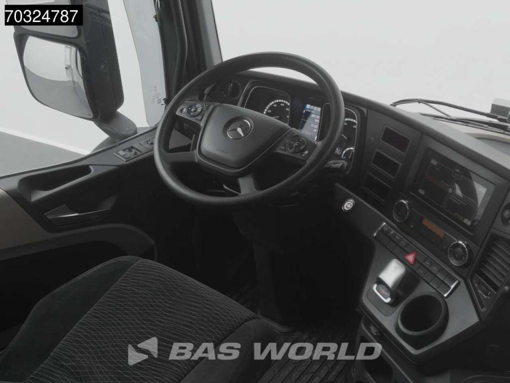 Mercedes-Benz Actros 1851 4X2 BigSpace Retarder 2xTanks ACC Photo 24