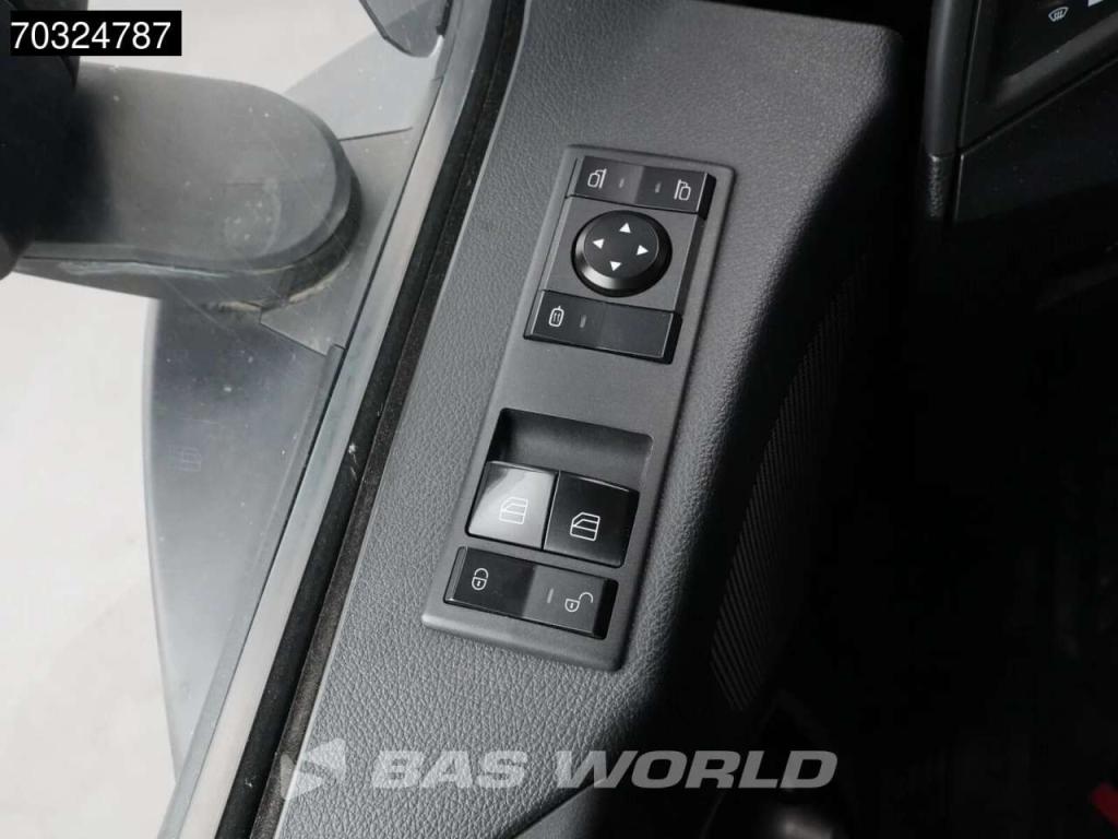Mercedes-Benz Actros 1851 4X2 BigSpace Retarder 2xTanks ACC Photo 27