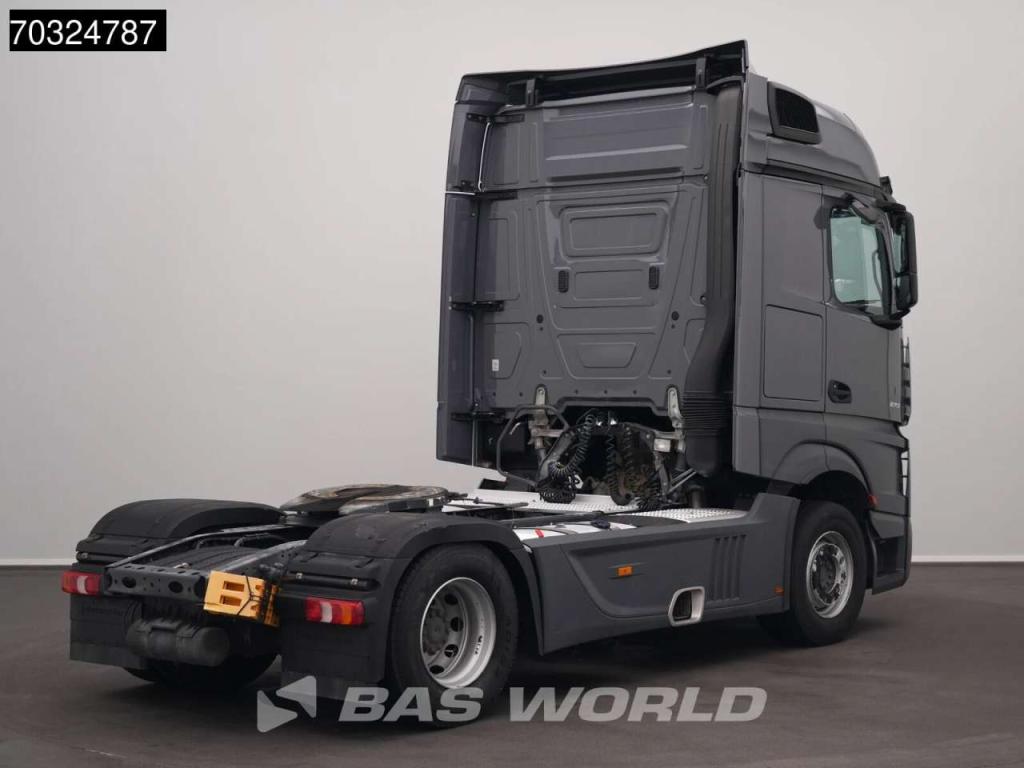 Mercedes-Benz Actros 1851 4X2 BigSpace Retarder 2xTanks ACC Photo 5