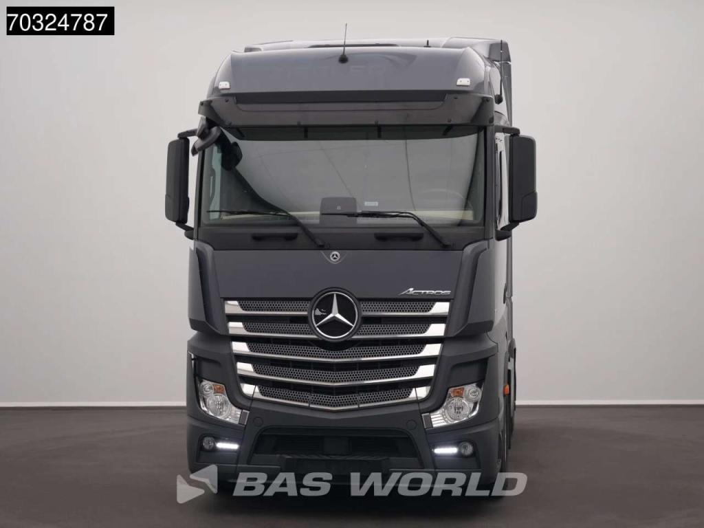 Mercedes-Benz Actros 1851 4X2 BigSpace Retarder 2xTanks ACC Photo 6
