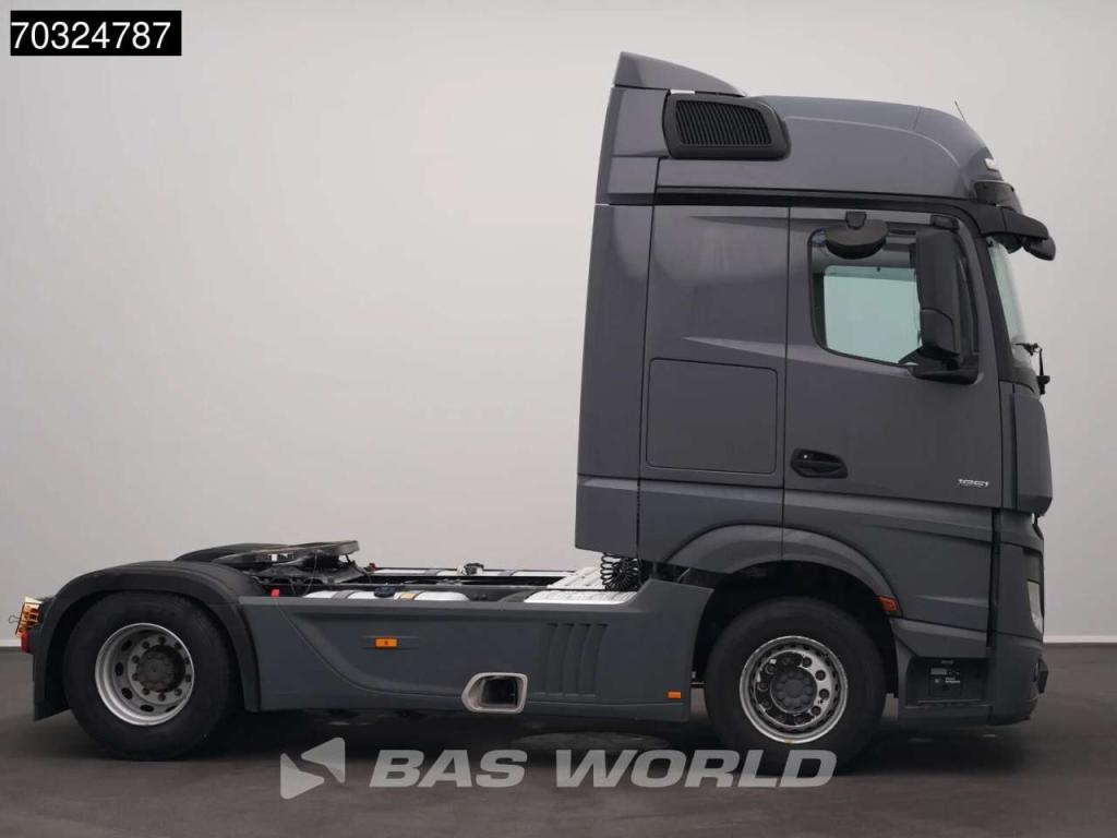 Mercedes-Benz Actros 1851 4X2 BigSpace Retarder 2xTanks ACC Photo 8