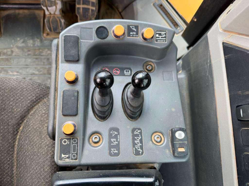 Caterpillar 966 M - Automatic Greasing / Camera Photo 11