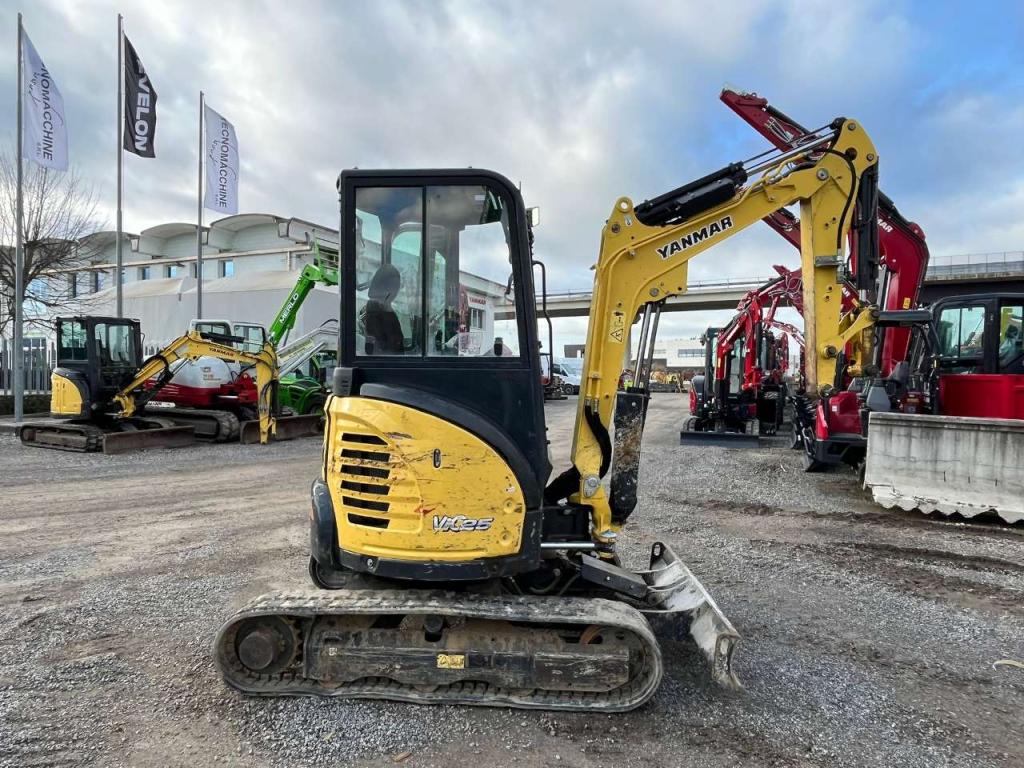 Yanmar VIO25-6CR Photo 10
