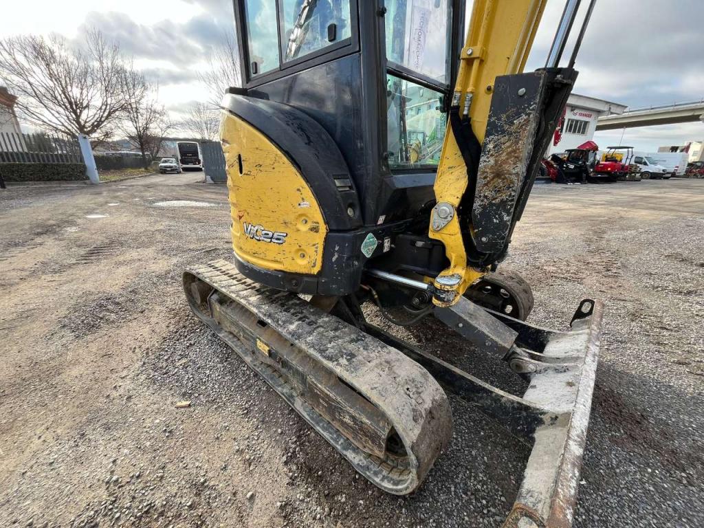 Yanmar VIO25-6CR Photo 11