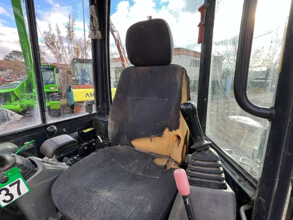 Yanmar VIO25-6CR Photo 5
