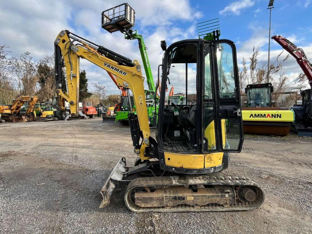 Yanmar VIO25-6CR Photo 6