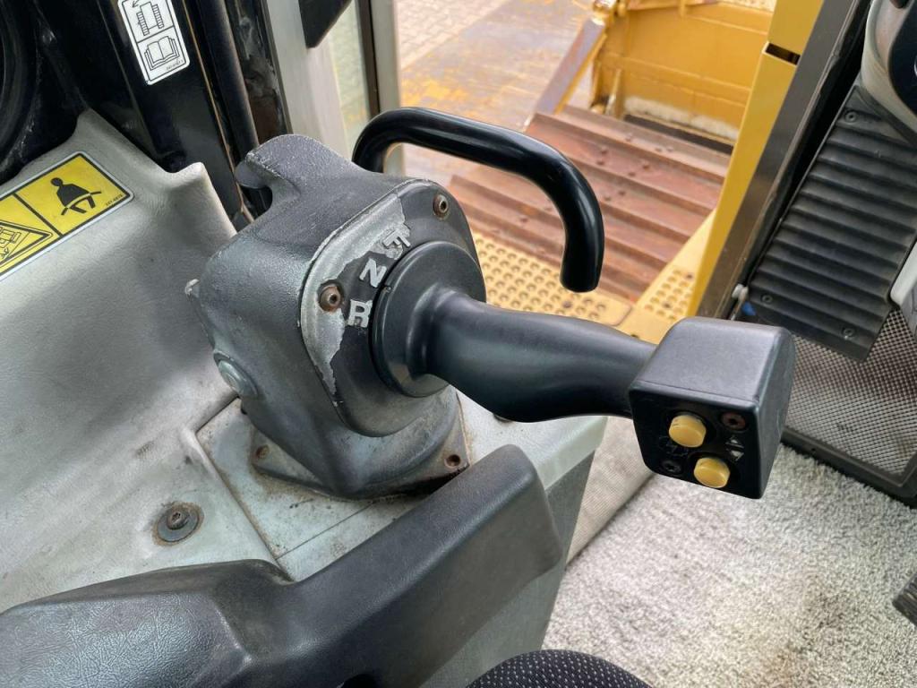 Caterpillar D6T LGP Photo 22