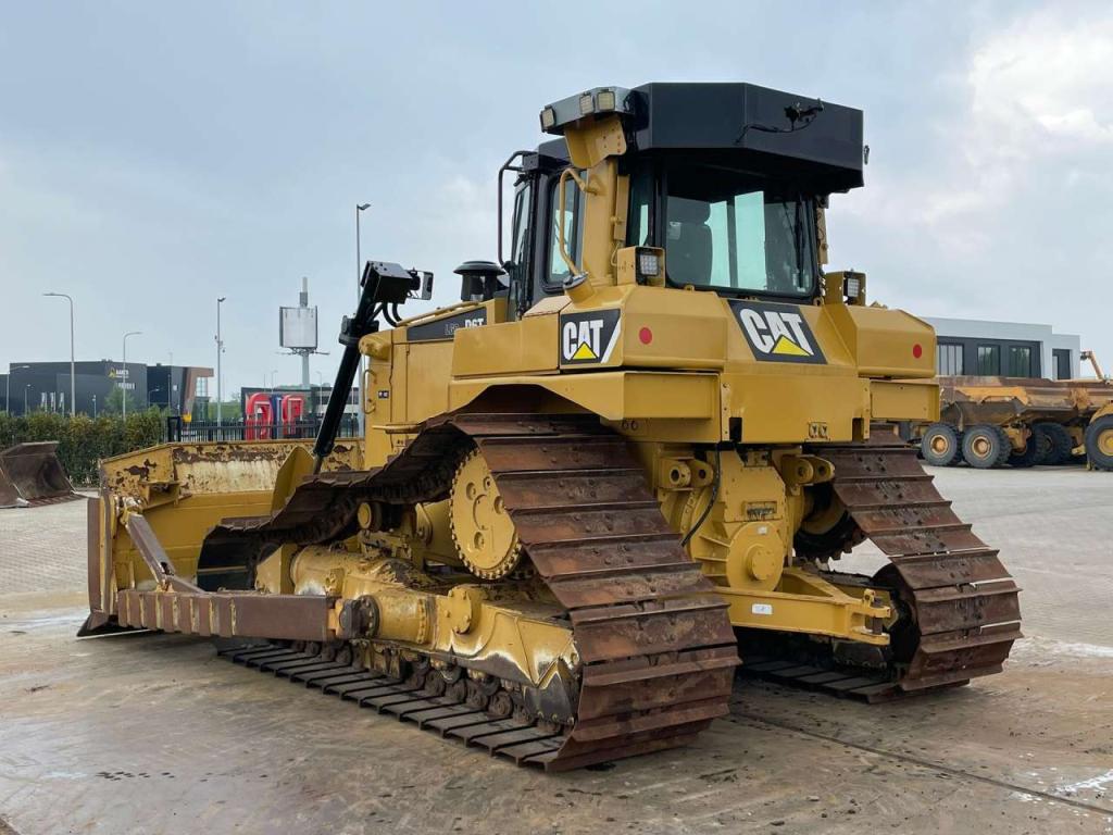 Caterpillar D6T LGP Photo 3