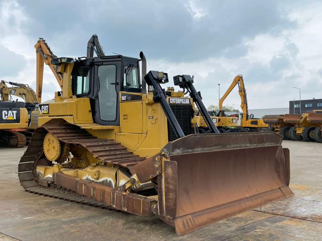 Caterpillar D6T LGP Photo 7