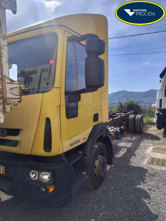 Iveco EUROCARGO CUBE 120E28P Photo 1