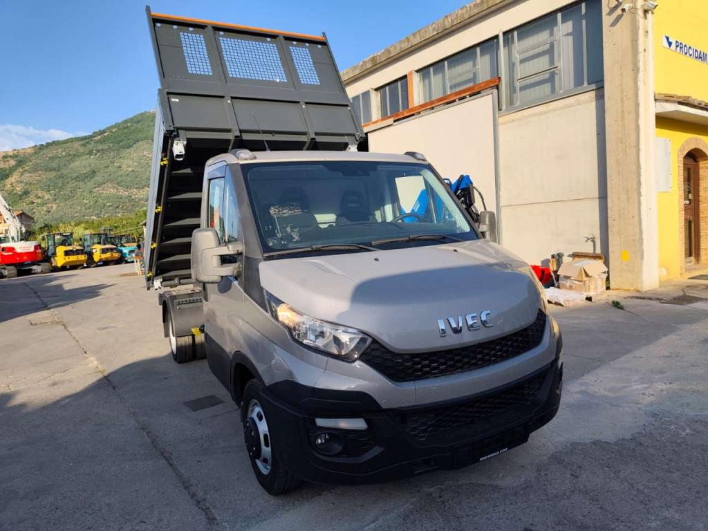 Iveco DAILY 35-130 Photo 16