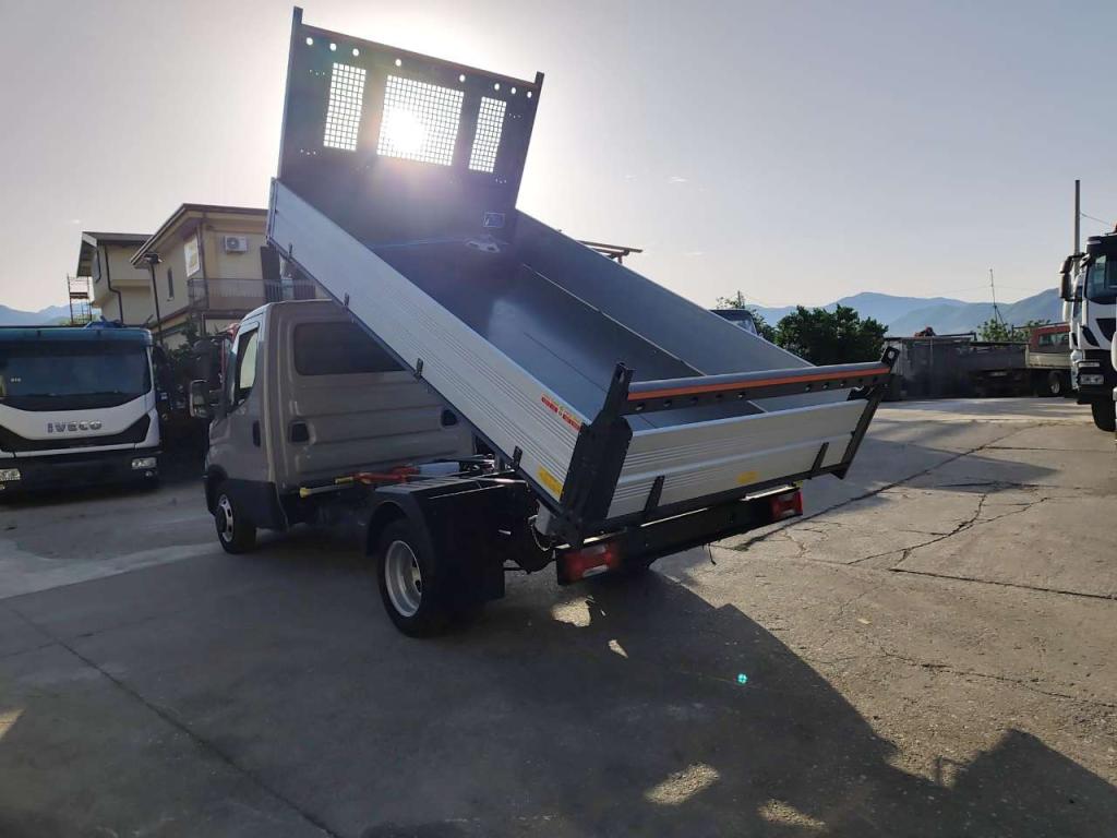 Iveco DAILY 35-130 Photo 8