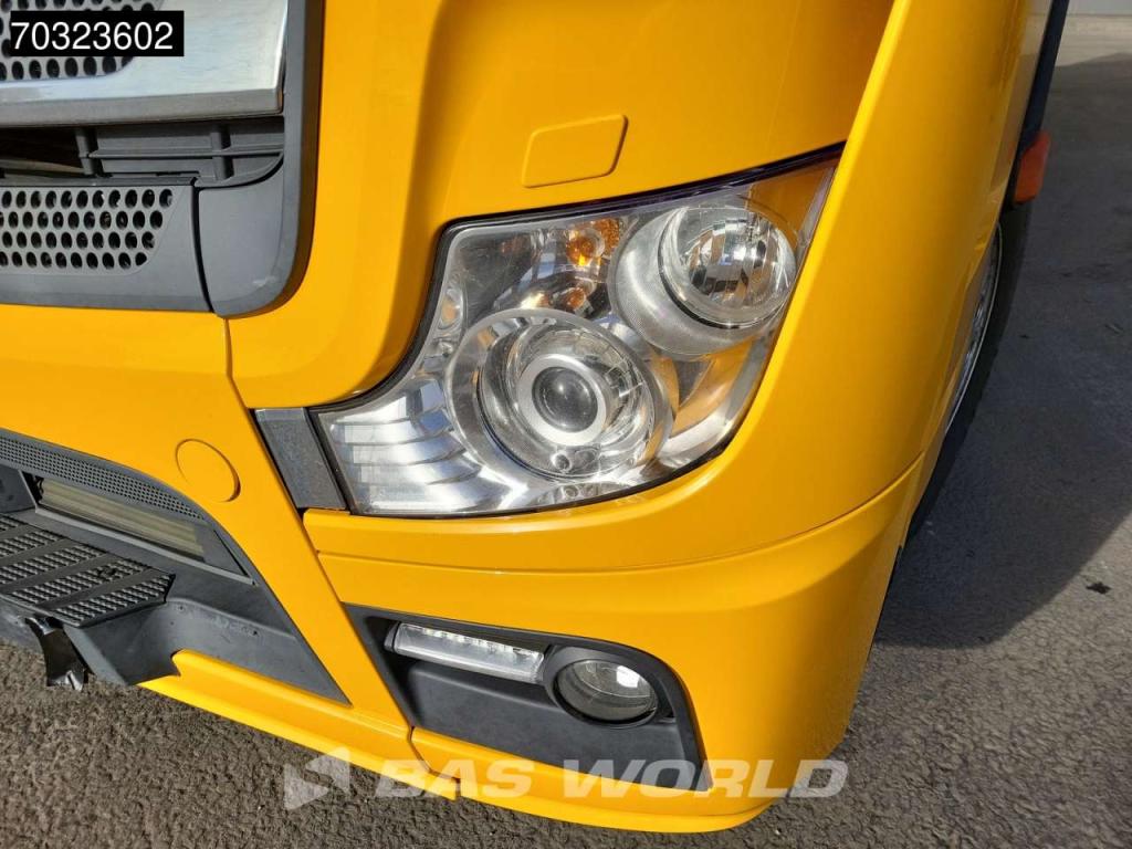 Mercedes-Benz Actros 2563 Actros 6X2 Photo 12