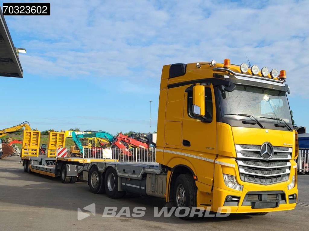 Mercedes-Benz Actros 2563 Actros 6X2 Photo 3