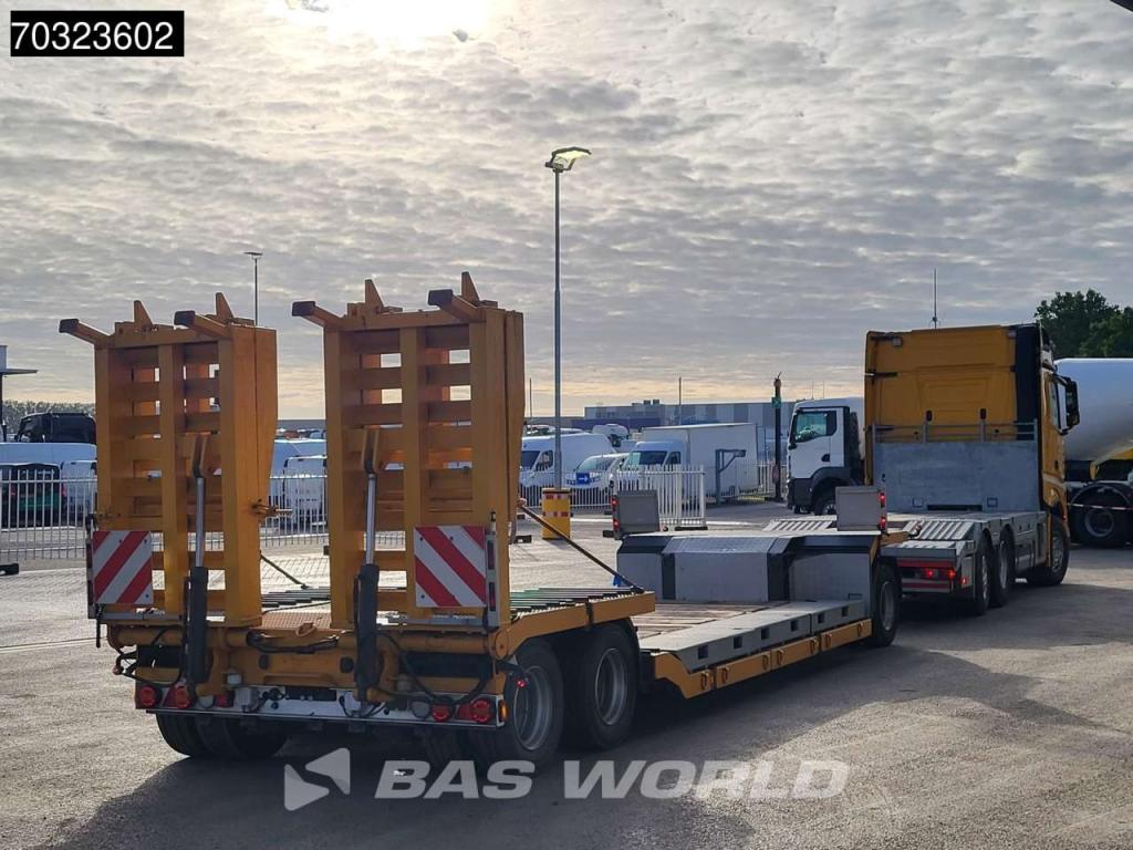 Mercedes-Benz Actros 2563 Actros 6X2 Photo 5