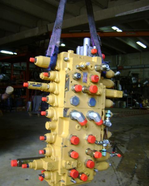 Distributeur hydraulique pour Caterpillar 312 Photo 1