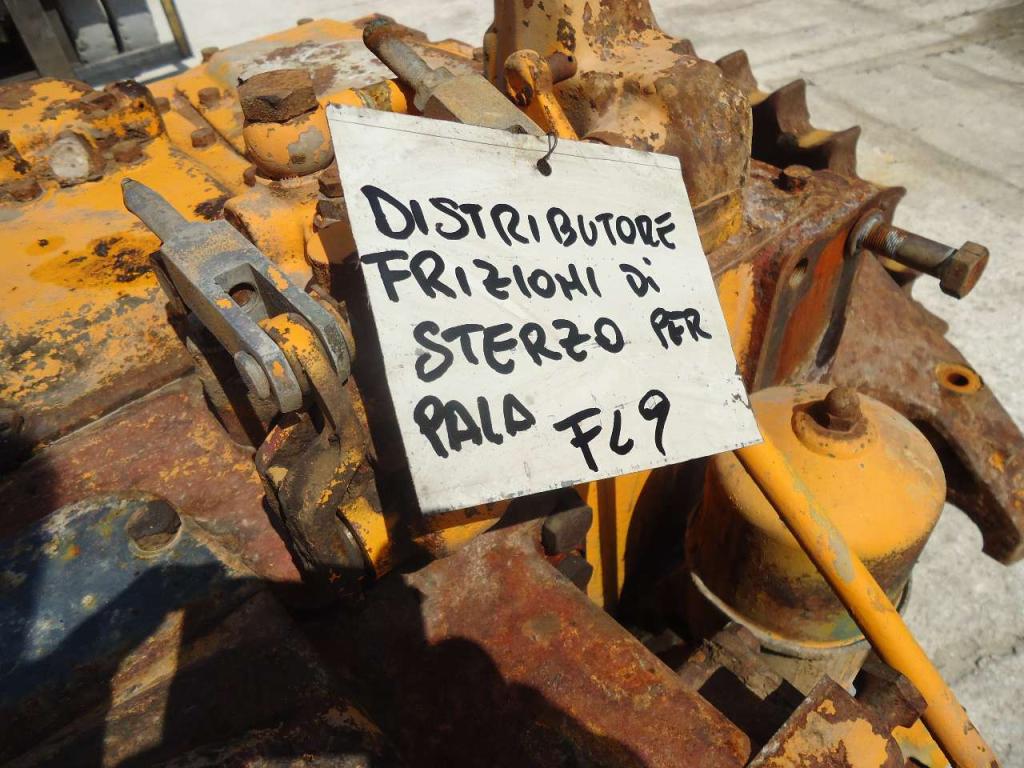 Distributeur d'embrayage de direction pour Fiat Allis FL9 Photo 3