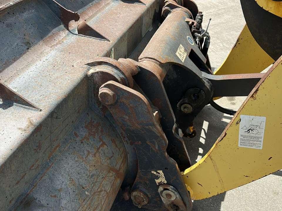 New Holland W110 Photo 4