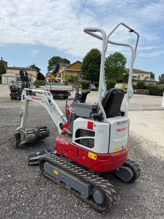 Takeuchi TB 210 R Photo 3