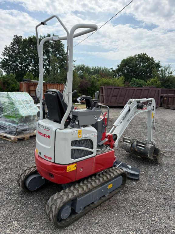 Takeuchi TB 210 R Photo 4