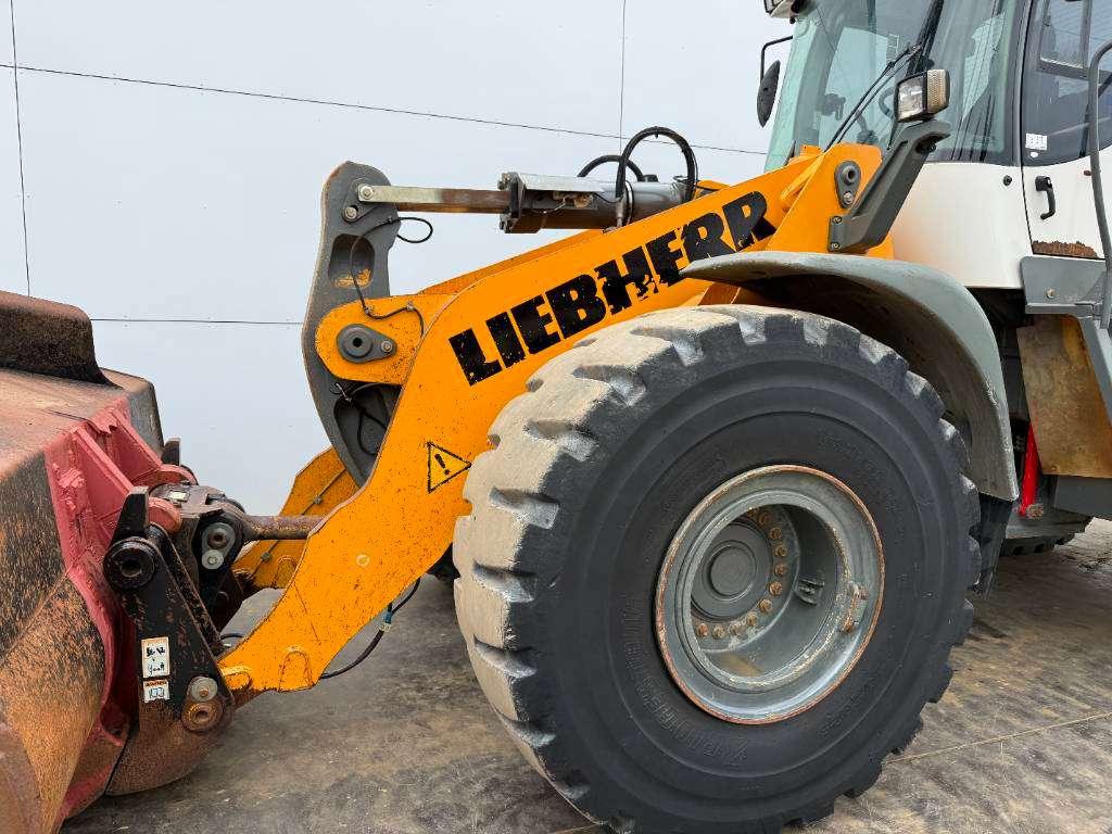 Liebherr L580 - Quick Coupler / 4 Good Tyres! Photo 21