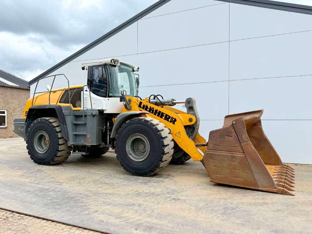 Liebherr L580 - Quick Coupler / 4 Good Tyres! Photo 7