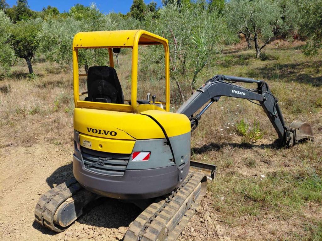 Volvo ECR28 Photo 3
