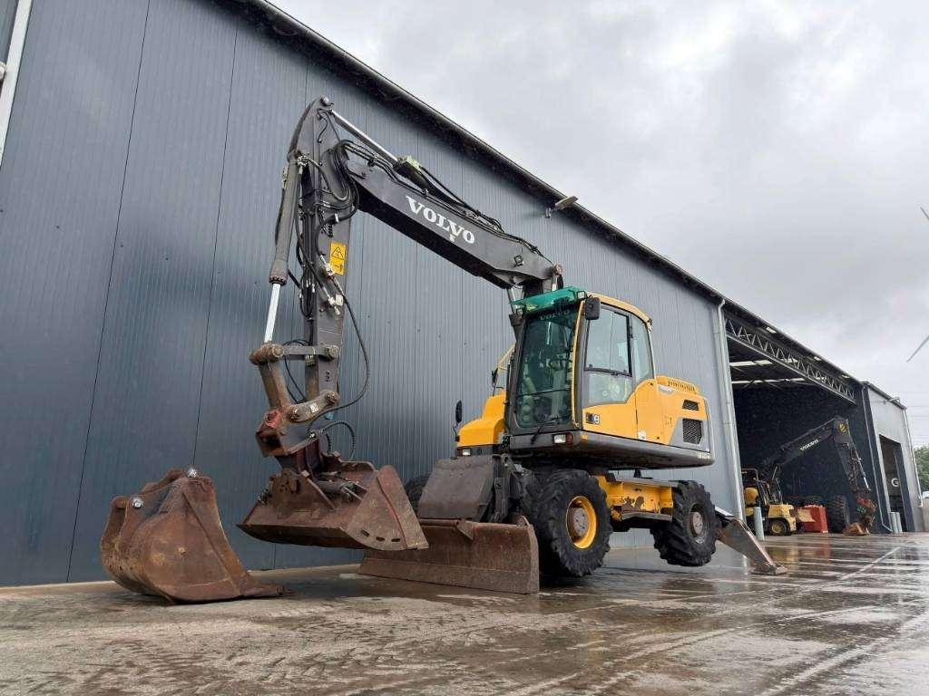 Volvo EW160D Photo 2