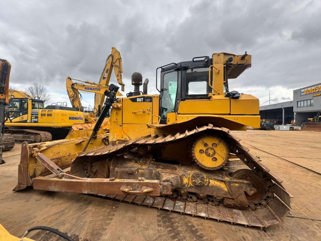 Caterpillar D6T LGP Photo 1