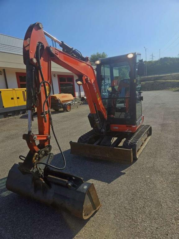 Kubota U27-4 Photo 1