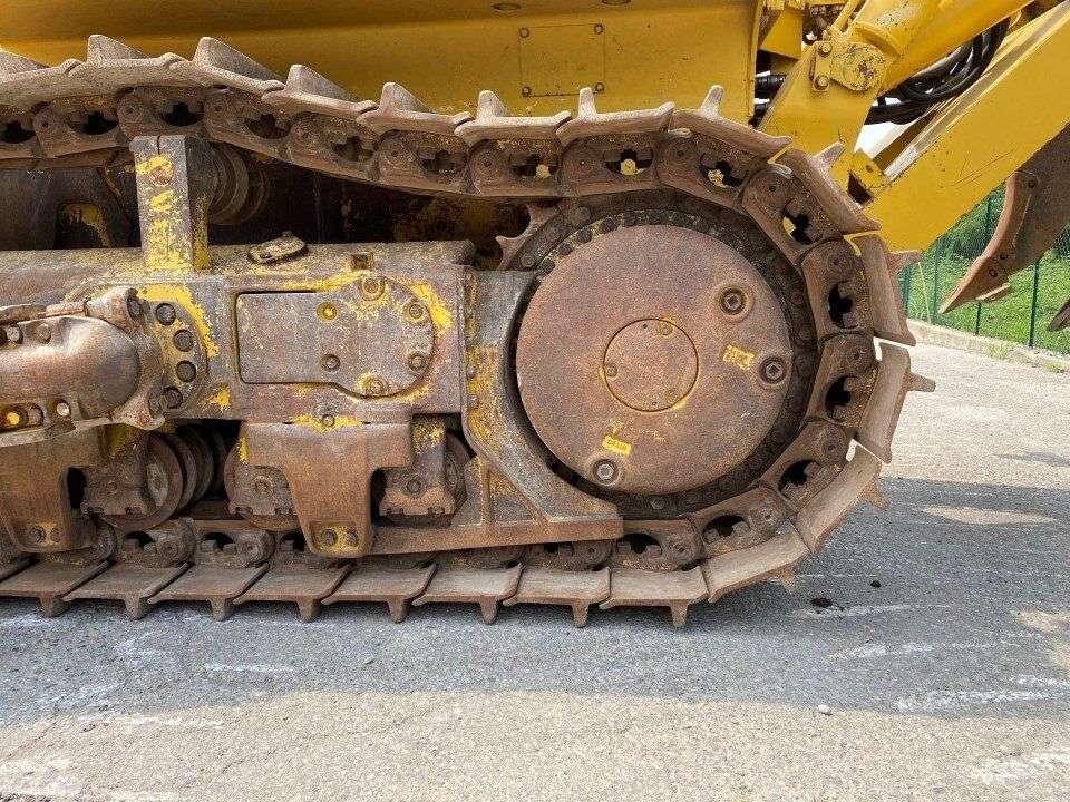 Komatsu D155A-3 Photo 10
