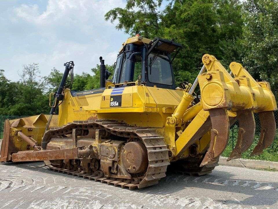Komatsu D155A-3 Photo 3