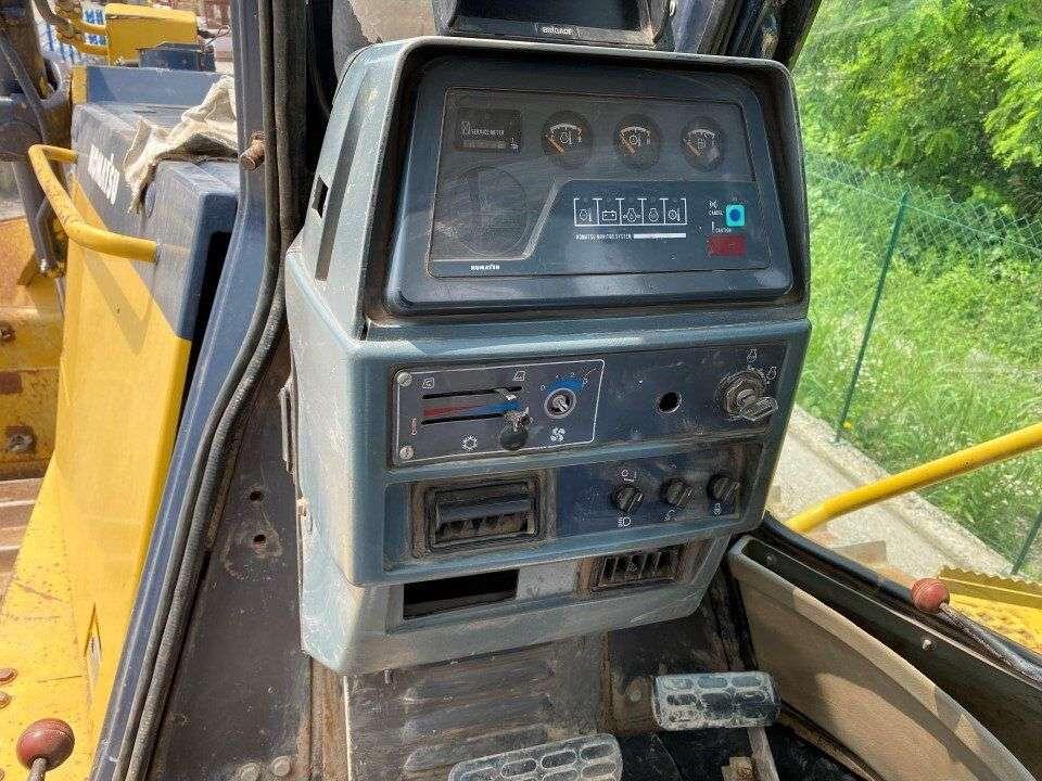Komatsu D155A-3 Photo 8