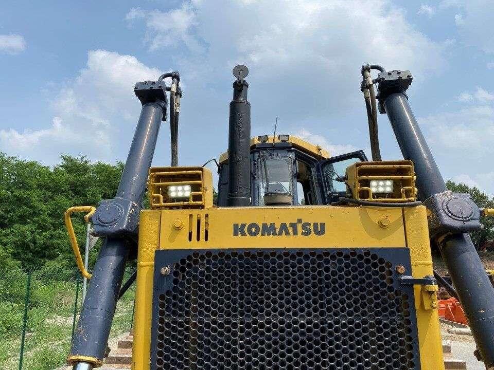Komatsu D155A-3 Photo 9