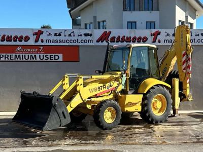 Komatsu WB97R en vente par Massucco T. Srl