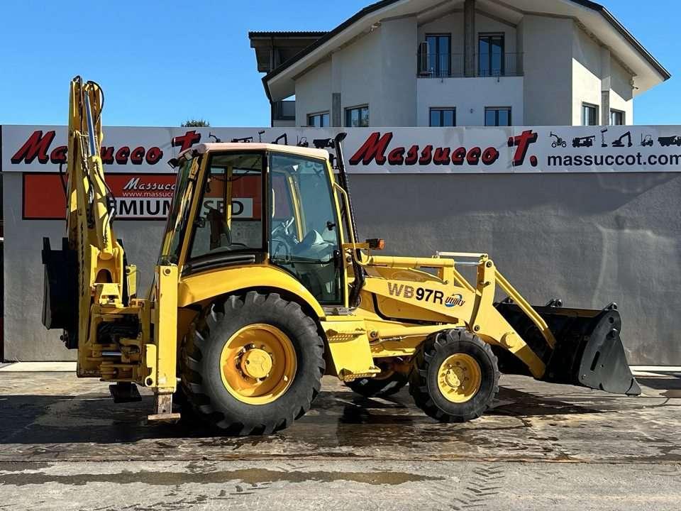 Komatsu WB97R Photo 18