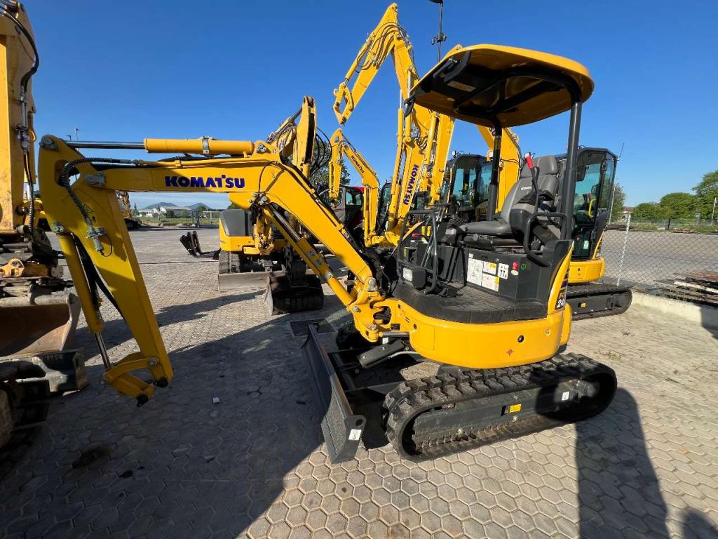 Komatsu PC24MR-5 Photo 3