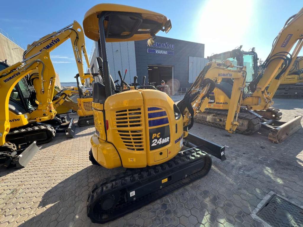 Komatsu PC24MR-5 Photo 7