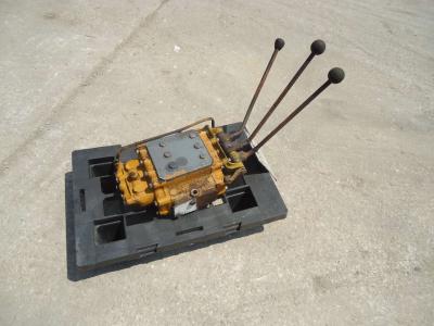 Distributeur hydraulique pour Fiat Allis FL4C-D-L- en vente par OLM 90 Srl
