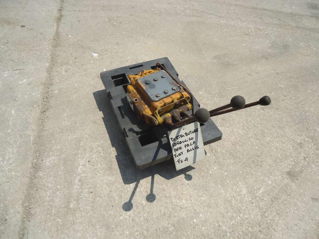 Distributeur hydraulique pour Fiat Allis FL4C-D-L- Photo 3