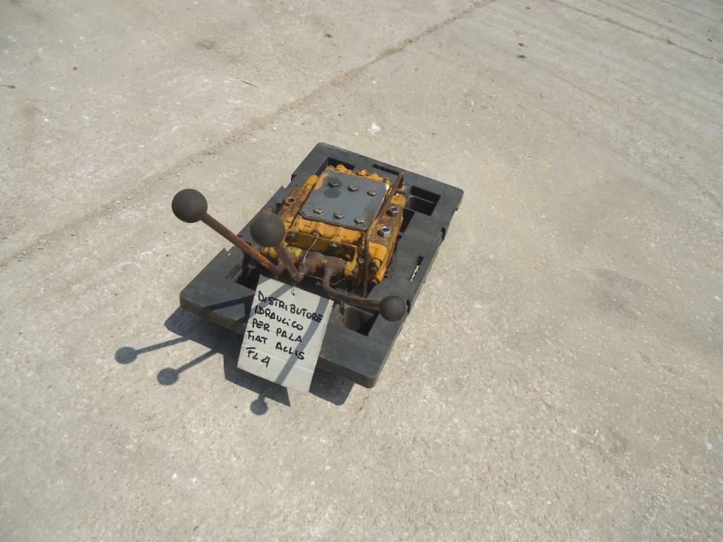Distributeur hydraulique pour Fiat Allis FL4C-D-L- Photo 4
