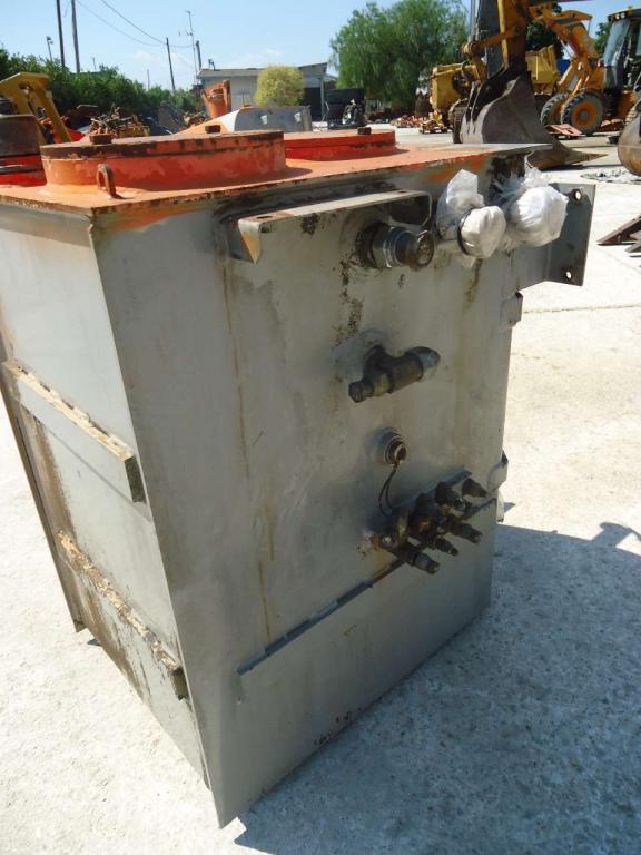 Réservoir de huile pour Fiat Kobelco 235 Photo 3