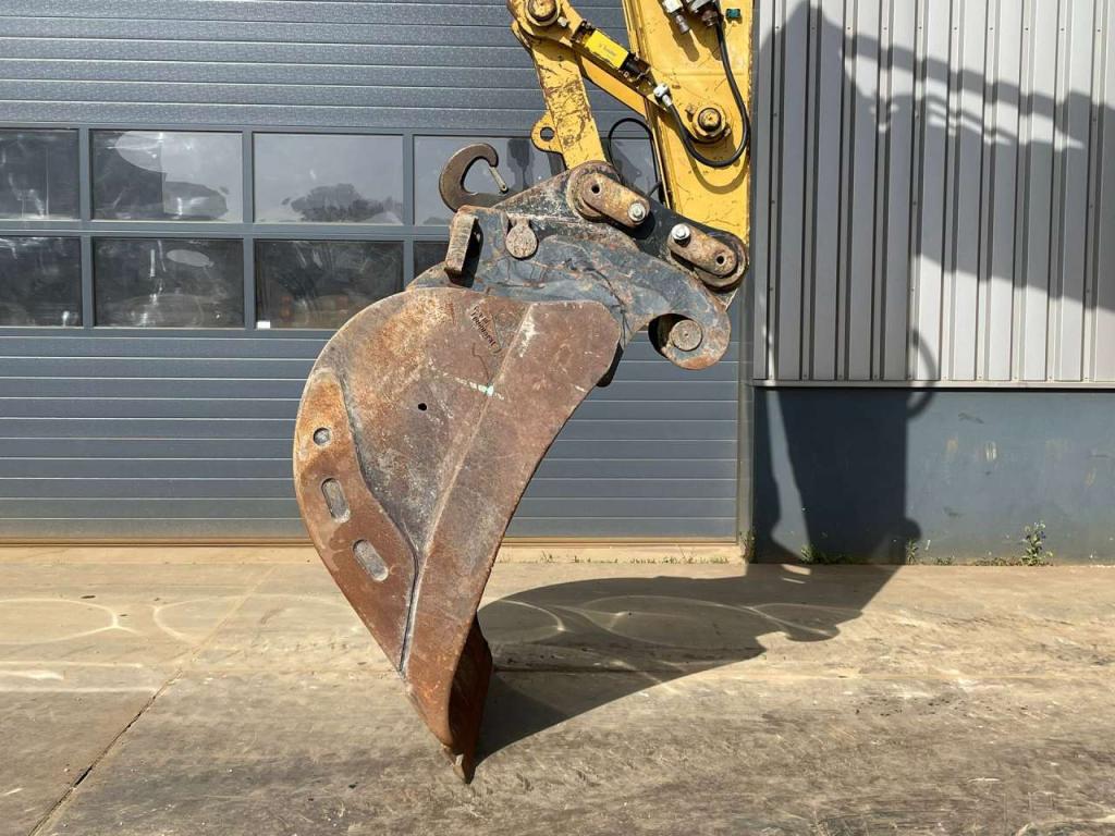 Caterpillar 328D Photo 10