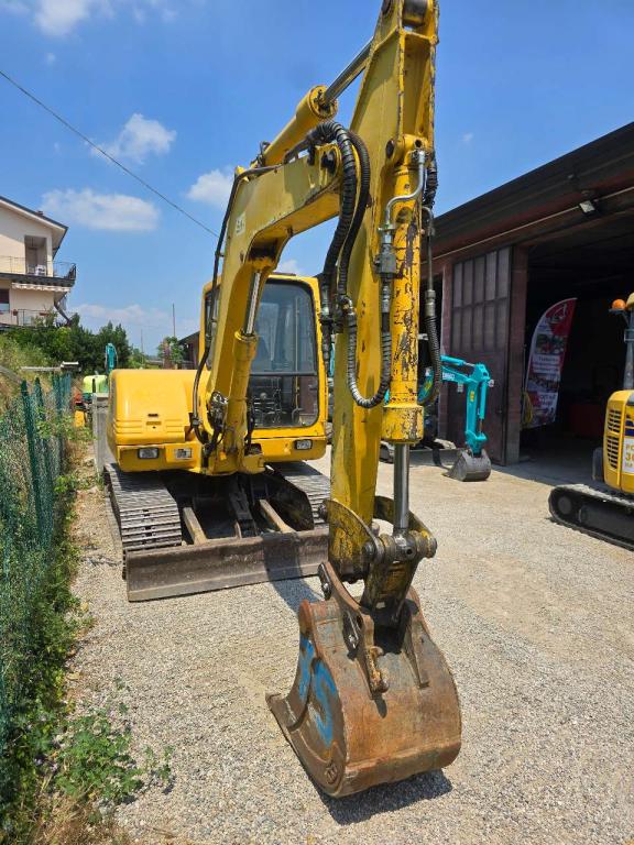 Komatsu PC75-R Photo 3