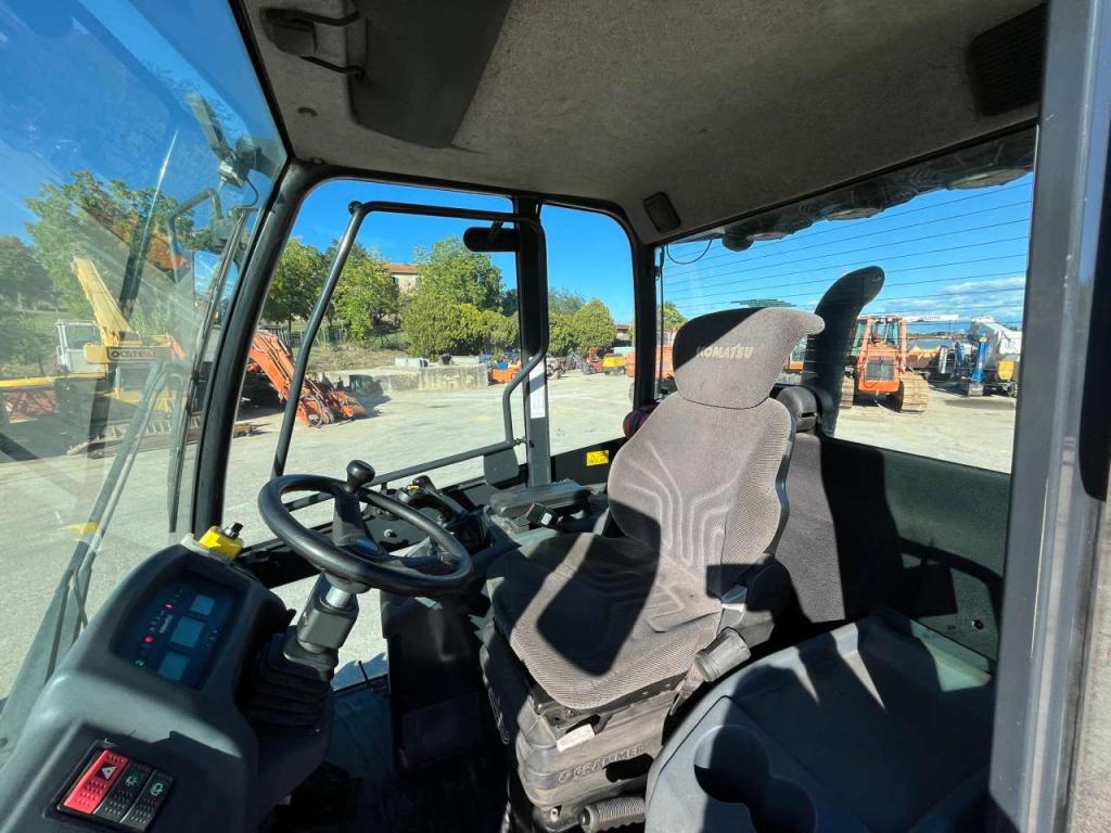 Komatsu WA100M-7 Photo 6
